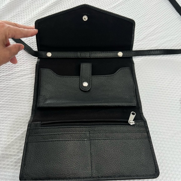 Timberland women’s Rfid Leather Crossbody Wallet Phone Bag - Picture 11 of 11